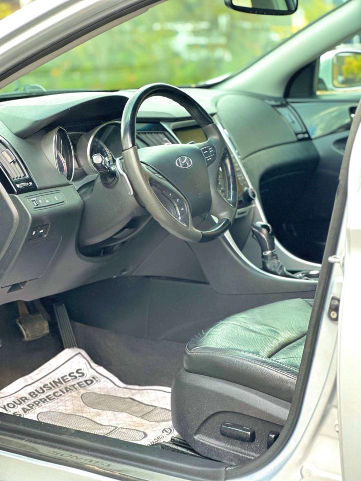2011 Hyundai Sonata LIMITED Photo