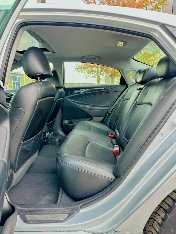 2011 Hyundai Sonata LIMITED Photo