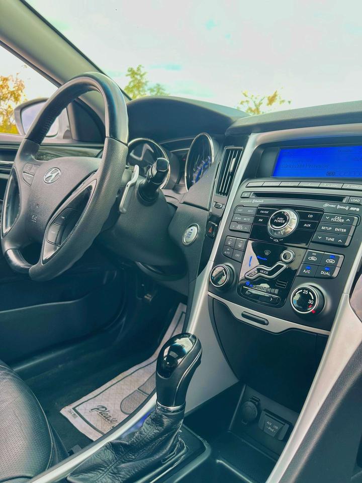 2011 Hyundai Sonata LIMITED Photo