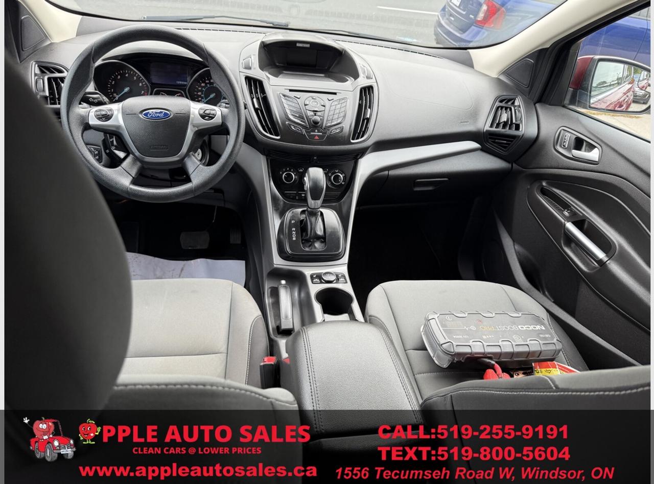 2015 Ford Escape SE Photo