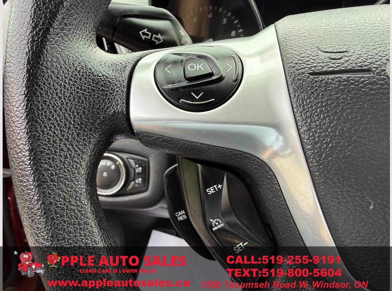 2015 Ford Escape SE Photo