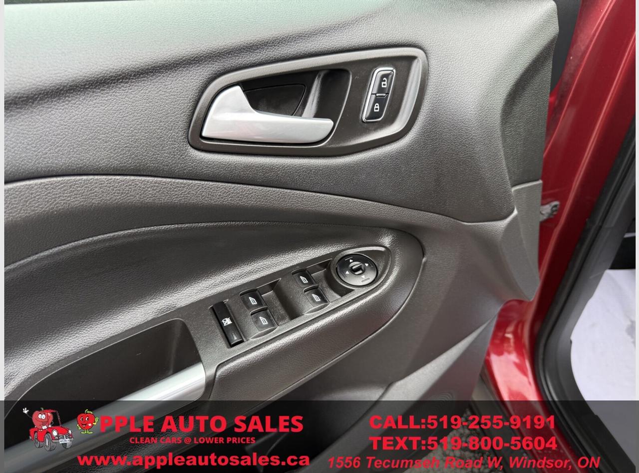 2015 Ford Escape SE Photo