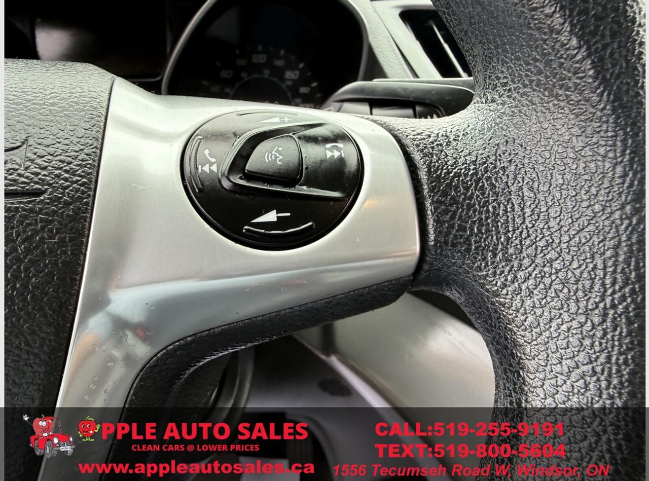 2015 Ford Escape SE Photo