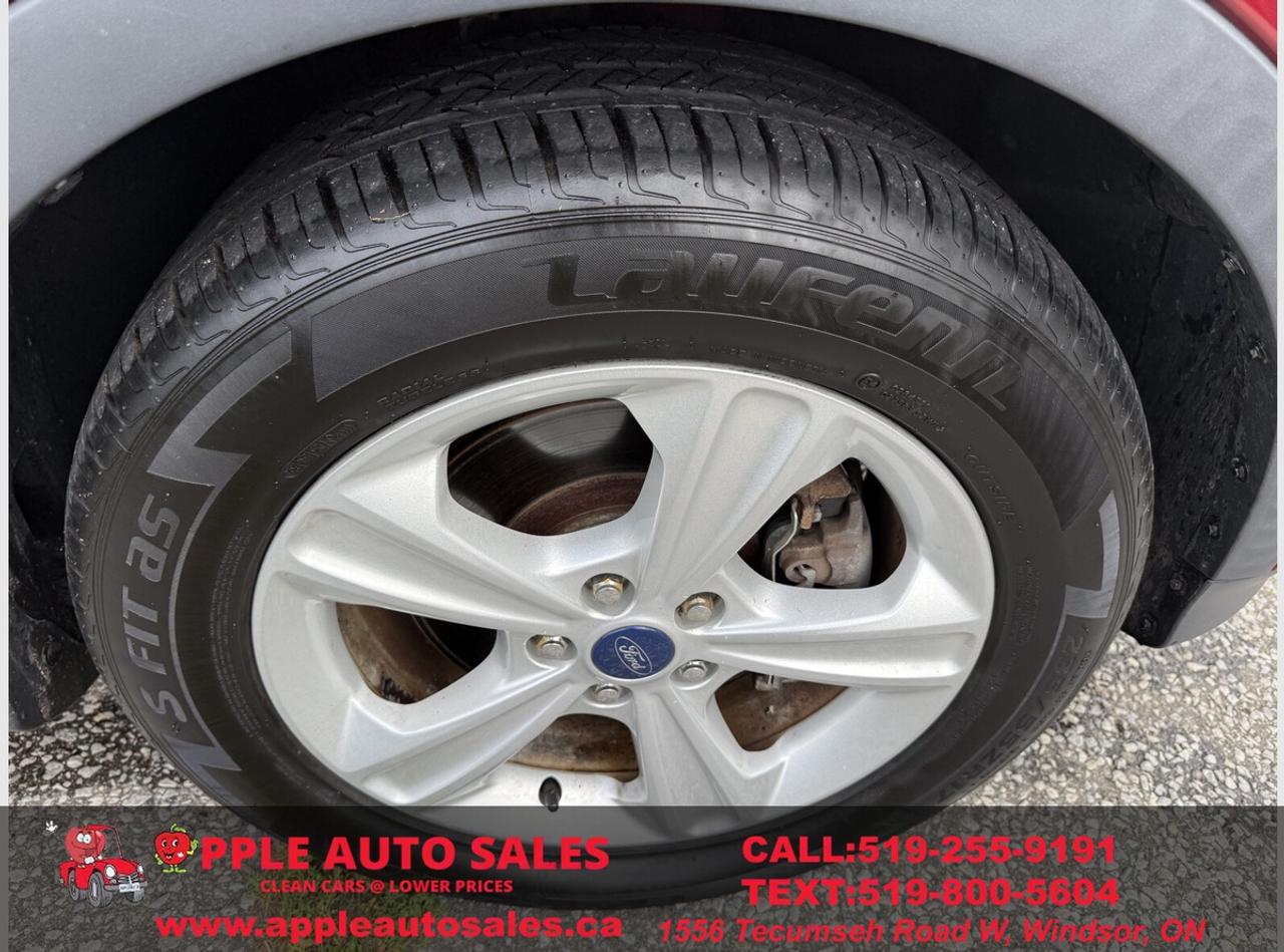 2015 Ford Escape SE Photo