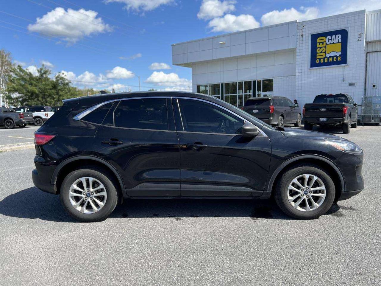 2022 Ford Escape SE AWD Photo