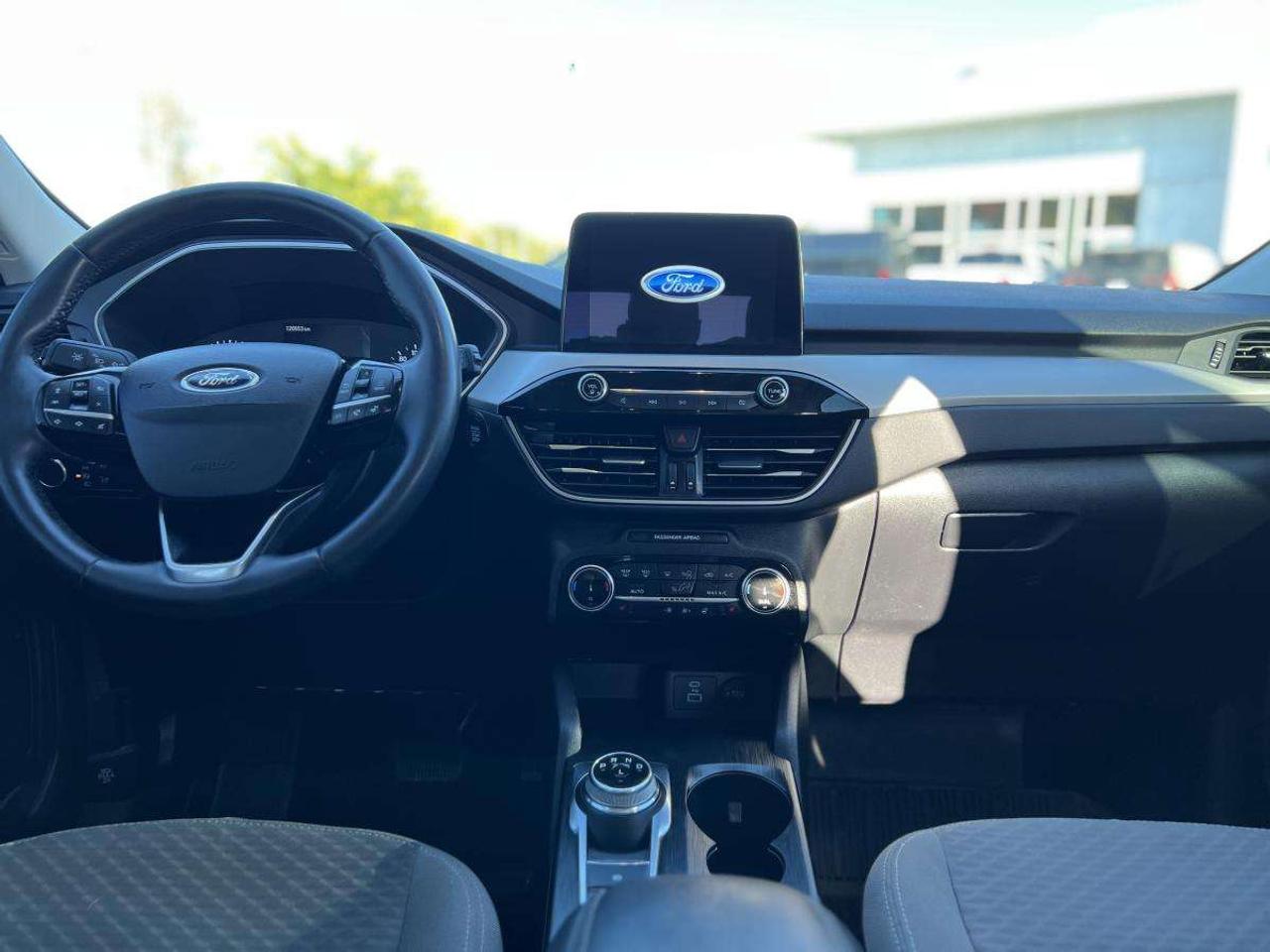 2022 Ford Escape SE AWD Photo