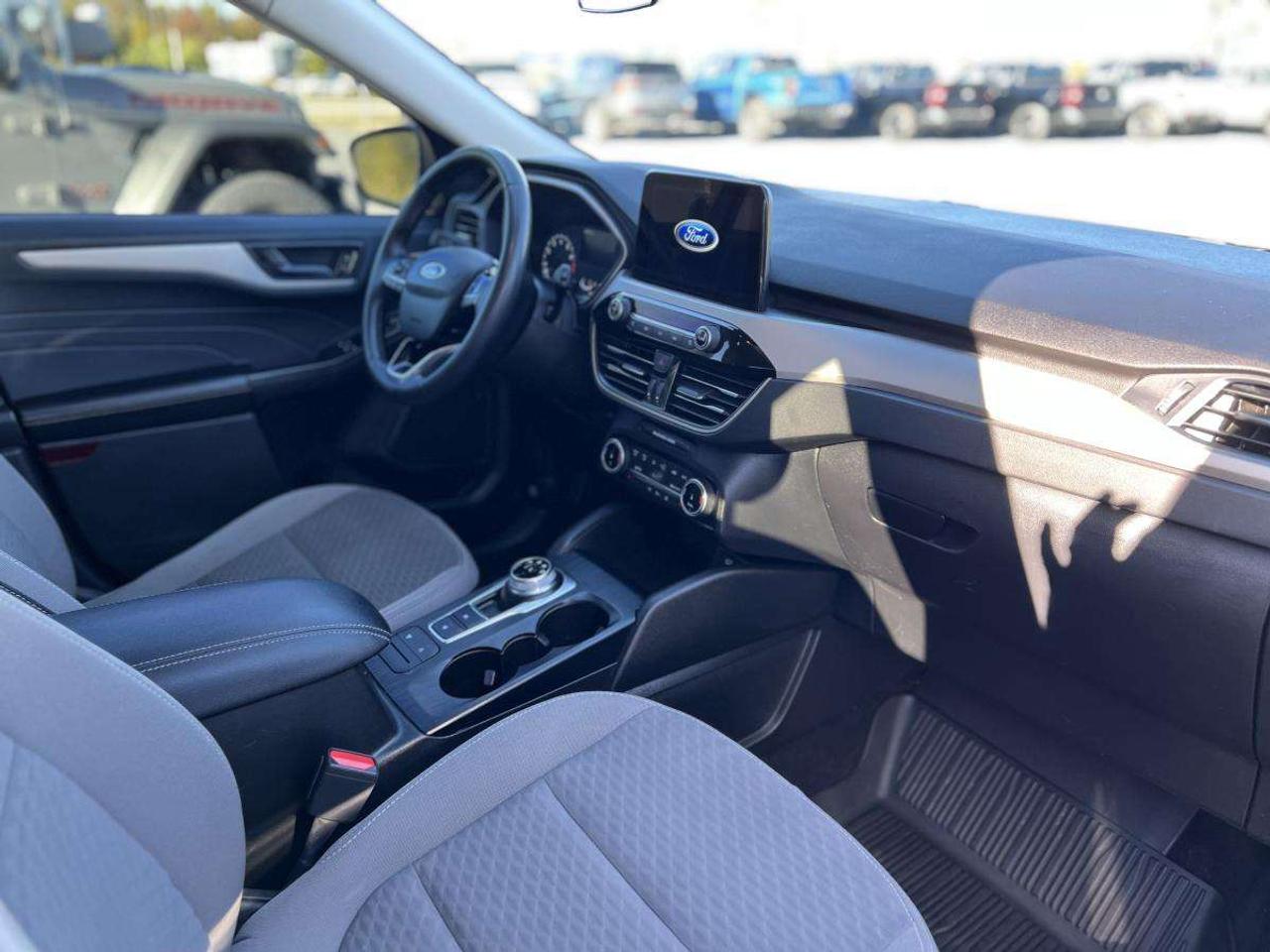 2022 Ford Escape SE AWD Photo