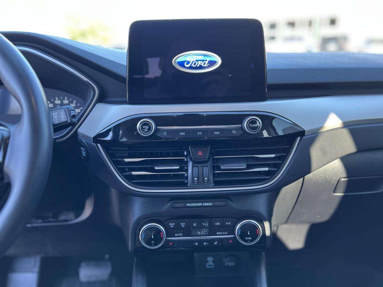2022 Ford Escape SE AWD Photo