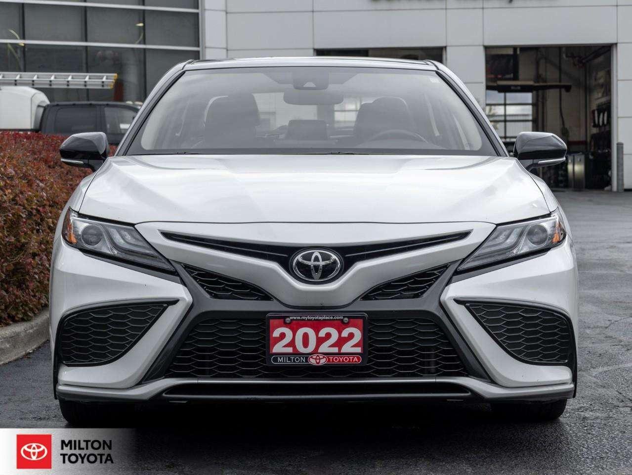 2022 Toyota Camry LEATHER NAVIGATION PANORAMIC ROOF ONE OWNER XSE Photo5