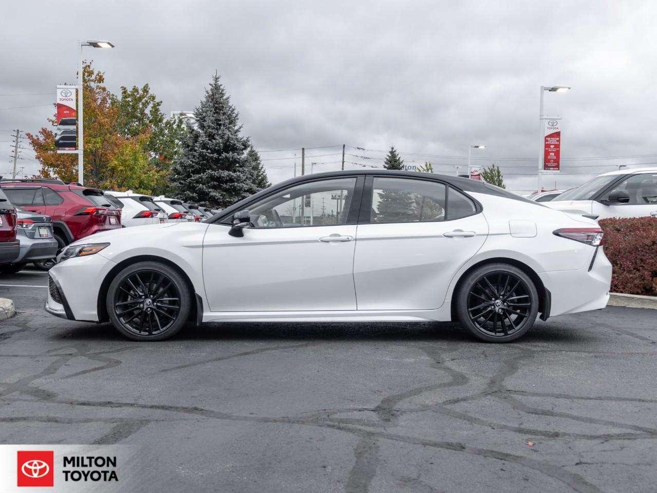 2022 Toyota Camry LEATHER NAVIGATION PANORAMIC ROOF ONE OWNER XSE Photo2
