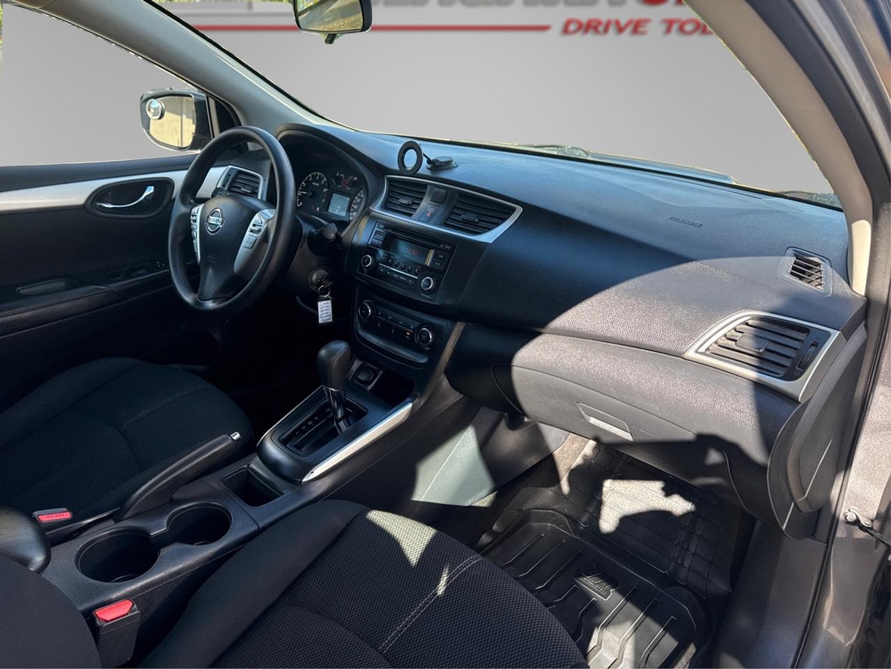 2016 Nissan Sentra SV Photo