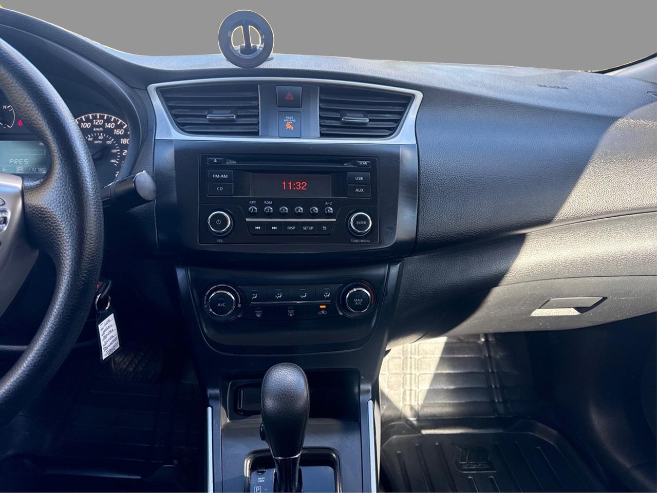 2016 Nissan Sentra SV Photo