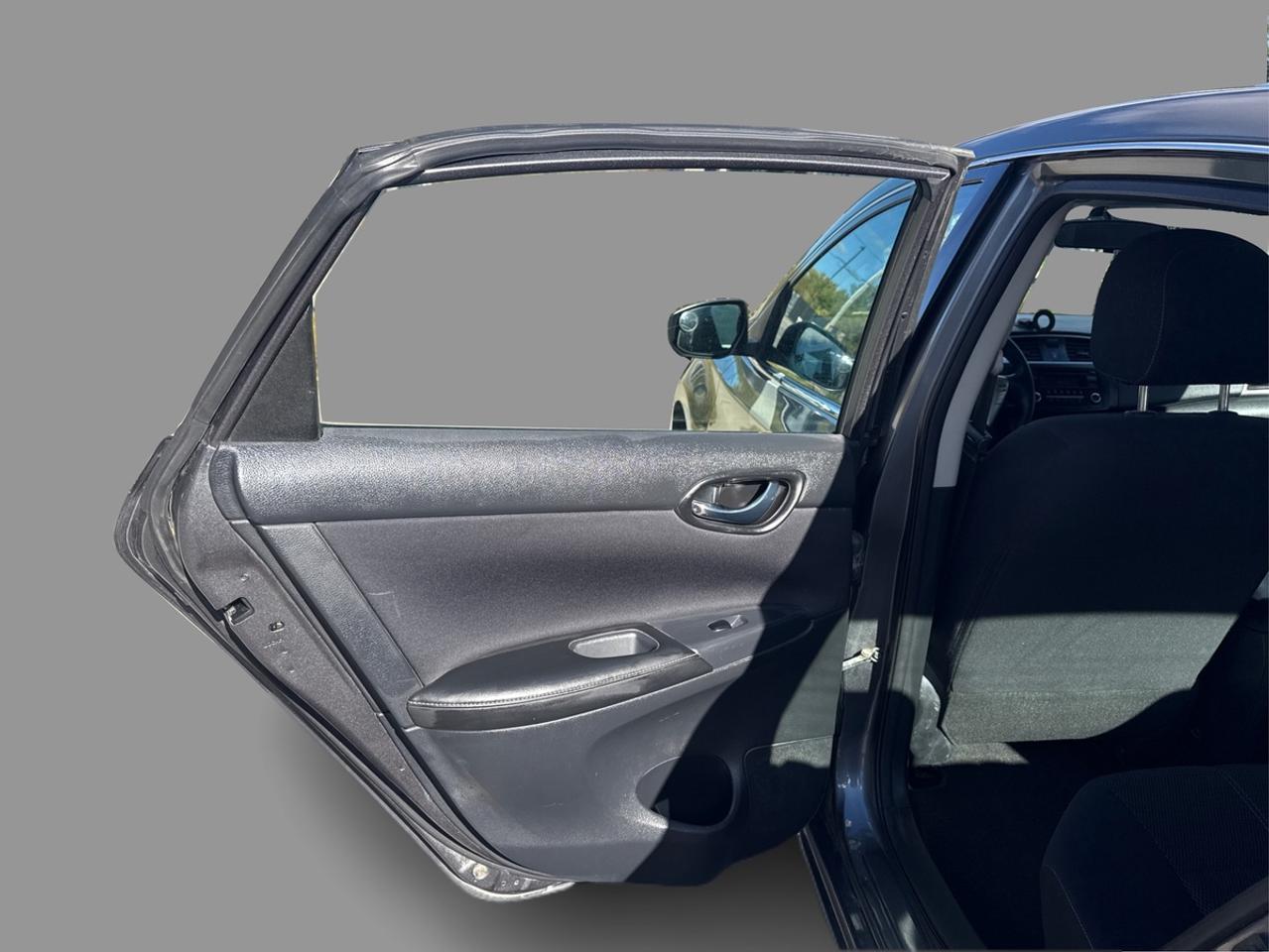 2016 Nissan Sentra SV Photo
