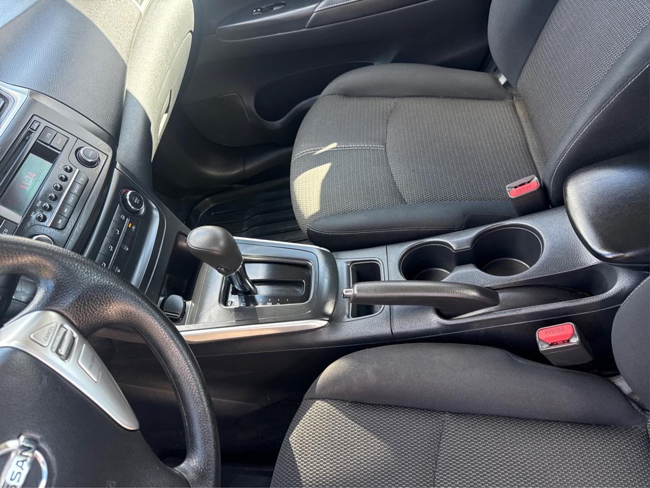 2016 Nissan Sentra SV Photo
