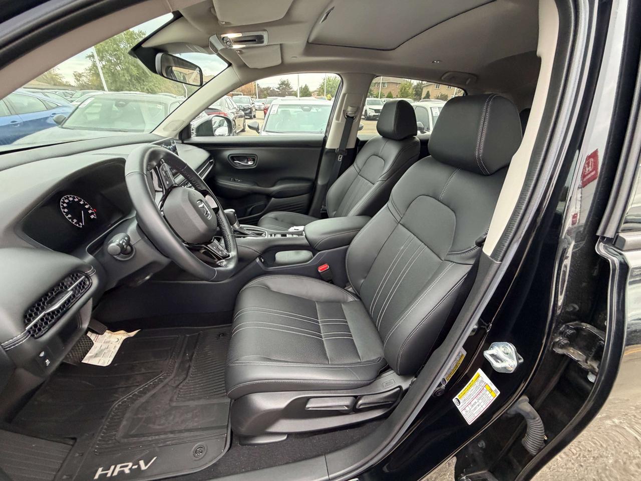 2023 Honda HR-V EX-L Navi   LEATHER   NO CLAIMS   ONE OWNER Photo