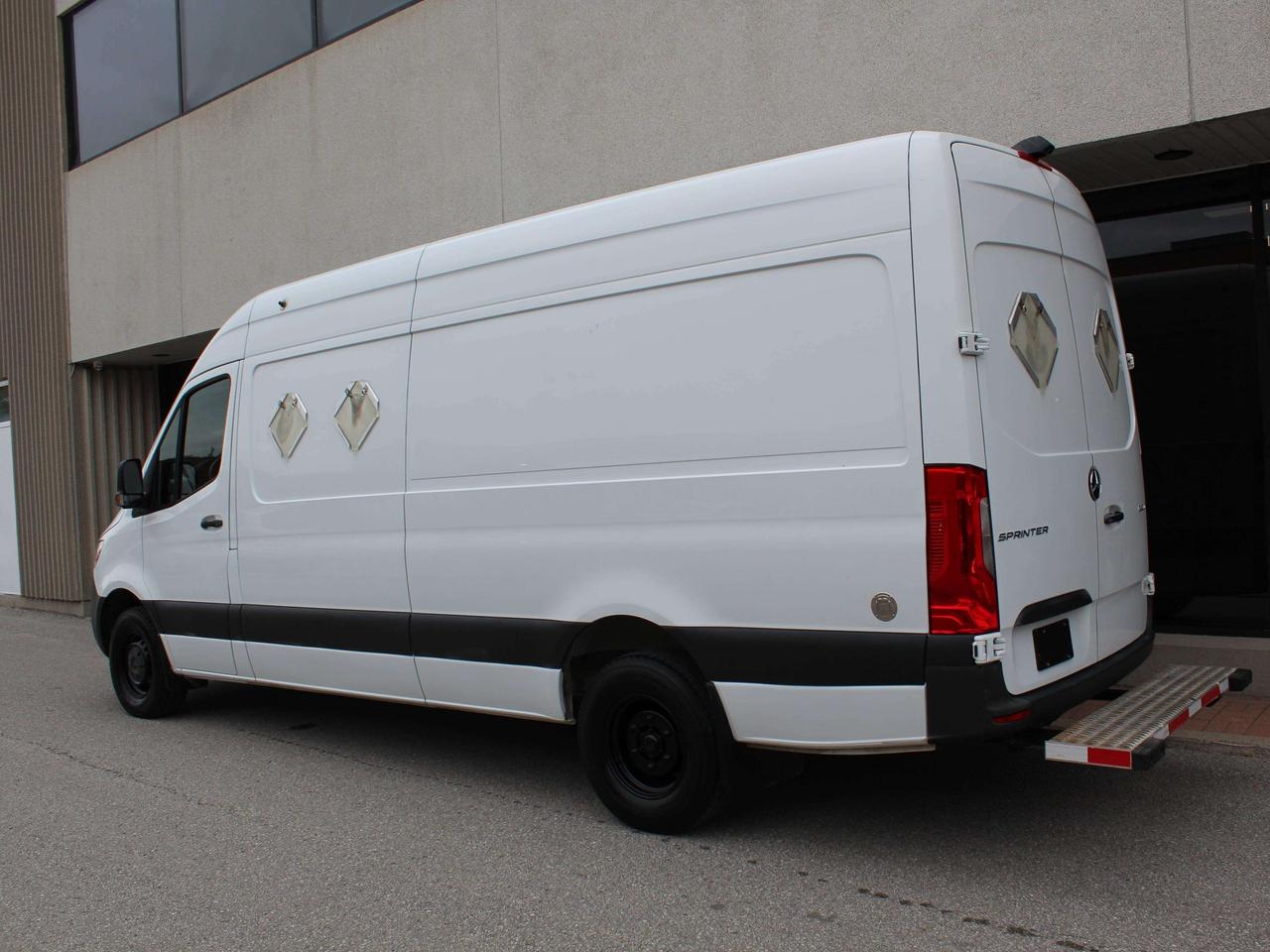 2020 Mercedes-Benz Sprinter 3500 - "SINGLE REAR WHEEL" - "3.0L DIESEL" Photo