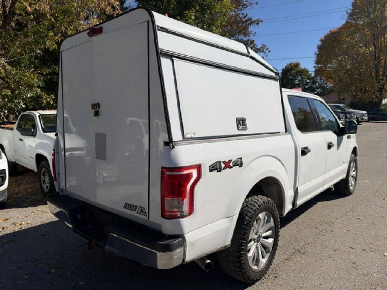 2015 Ford F-150 4WD SUPERCREW 145" XLT CREW CAB Photo