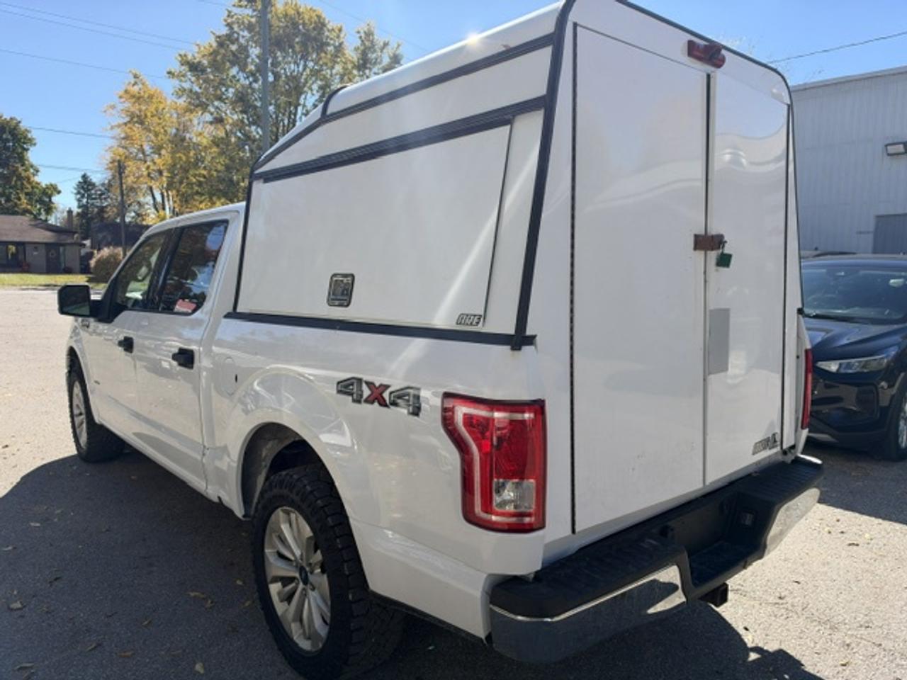 2015 Ford F-150 4WD SUPERCREW 145" XLT CREW CAB Photo