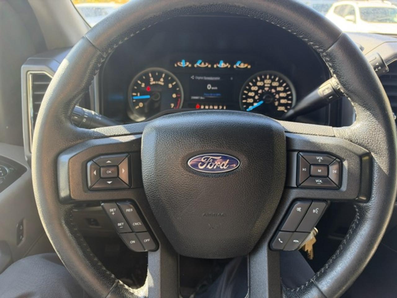 2015 Ford F-150 4WD SUPERCREW 145" XLT CREW CAB Photo