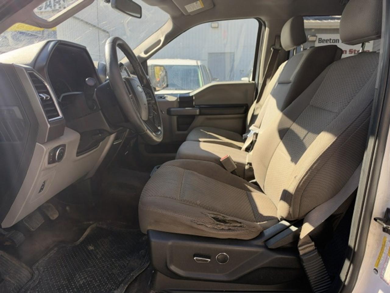 2015 Ford F-150 4WD SUPERCREW 145" XLT CREW CAB Photo