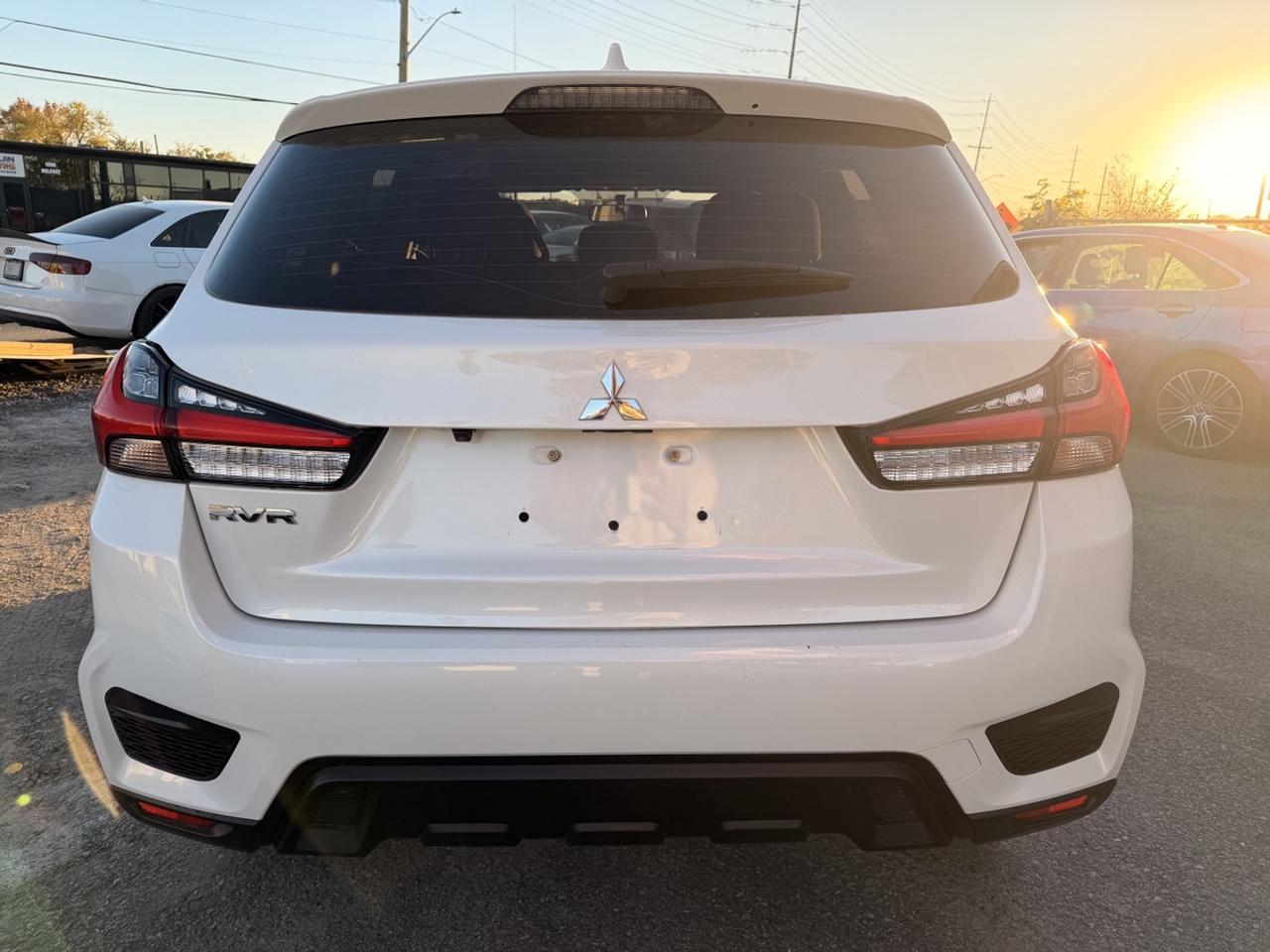 2021 Mitsubishi RVR ES Photo