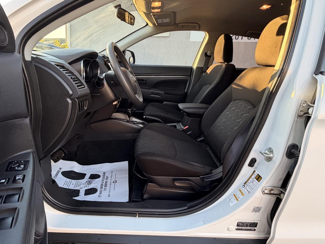 2021 Mitsubishi RVR ES Photo