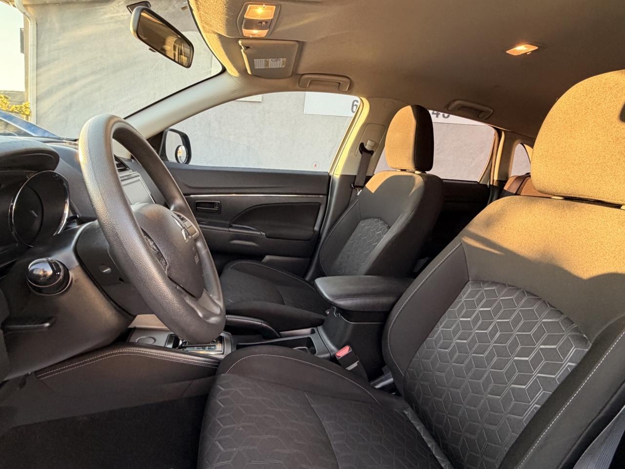 2021 Mitsubishi RVR ES Photo
