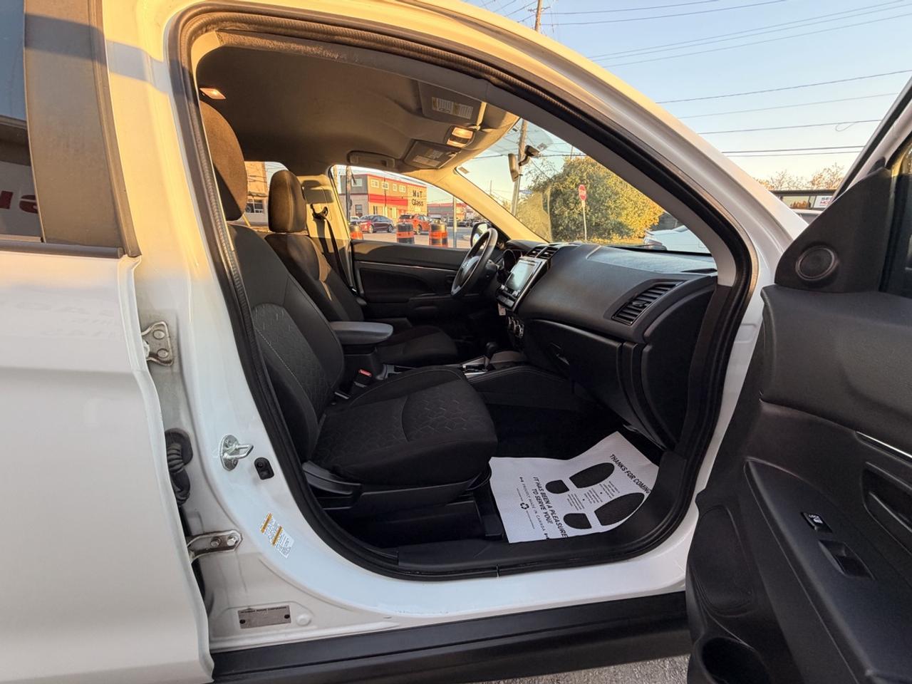 2021 Mitsubishi RVR ES Photo
