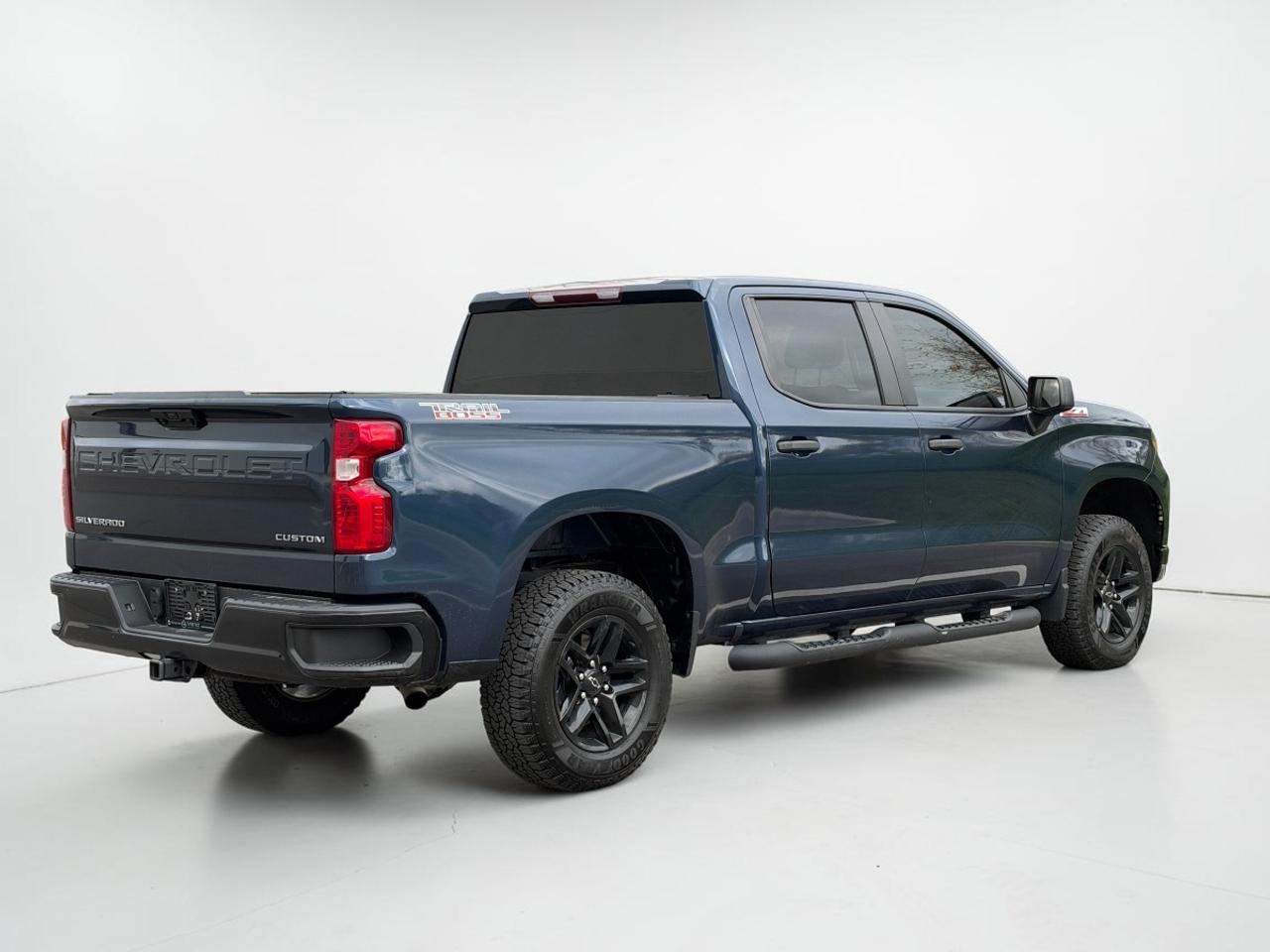 2022 Chevrolet Silverado 1500 Custom Trail Boss/Z71/2.7 Turbo/Crew Cab Photo