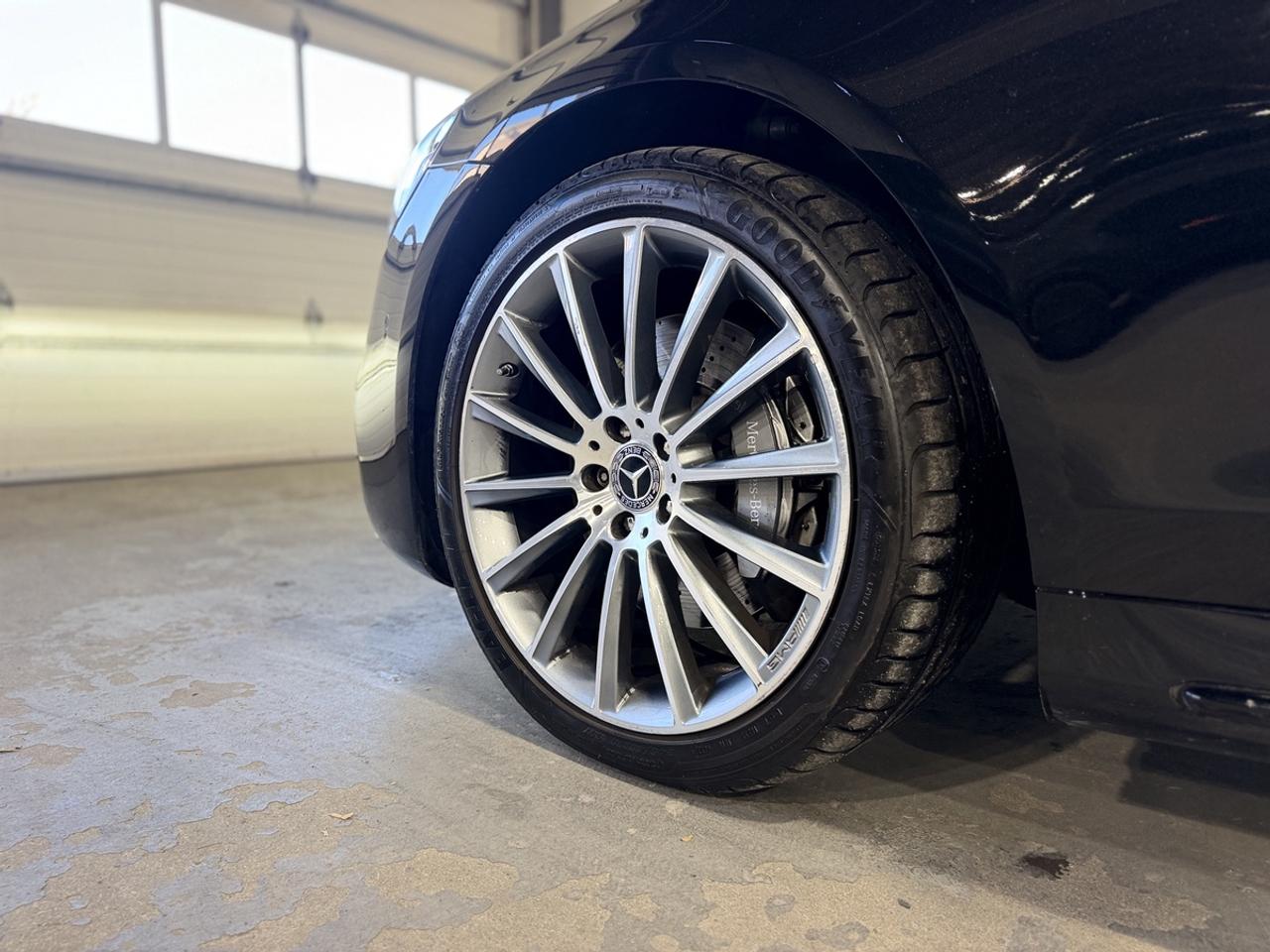 2019 Mercedes-Benz S-Class 560 Photo