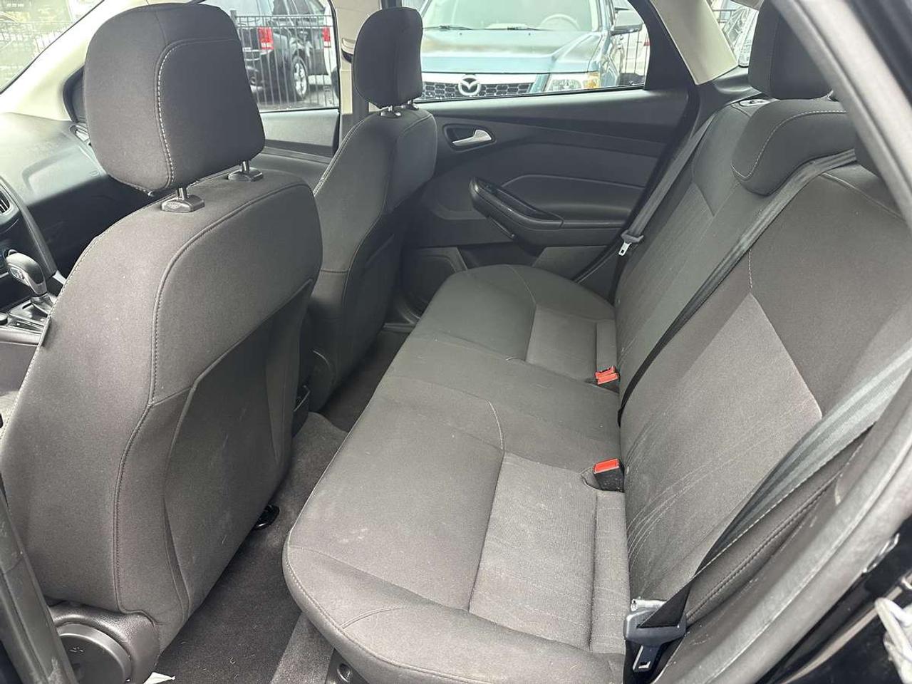 2018 Ford Focus SE Photo
