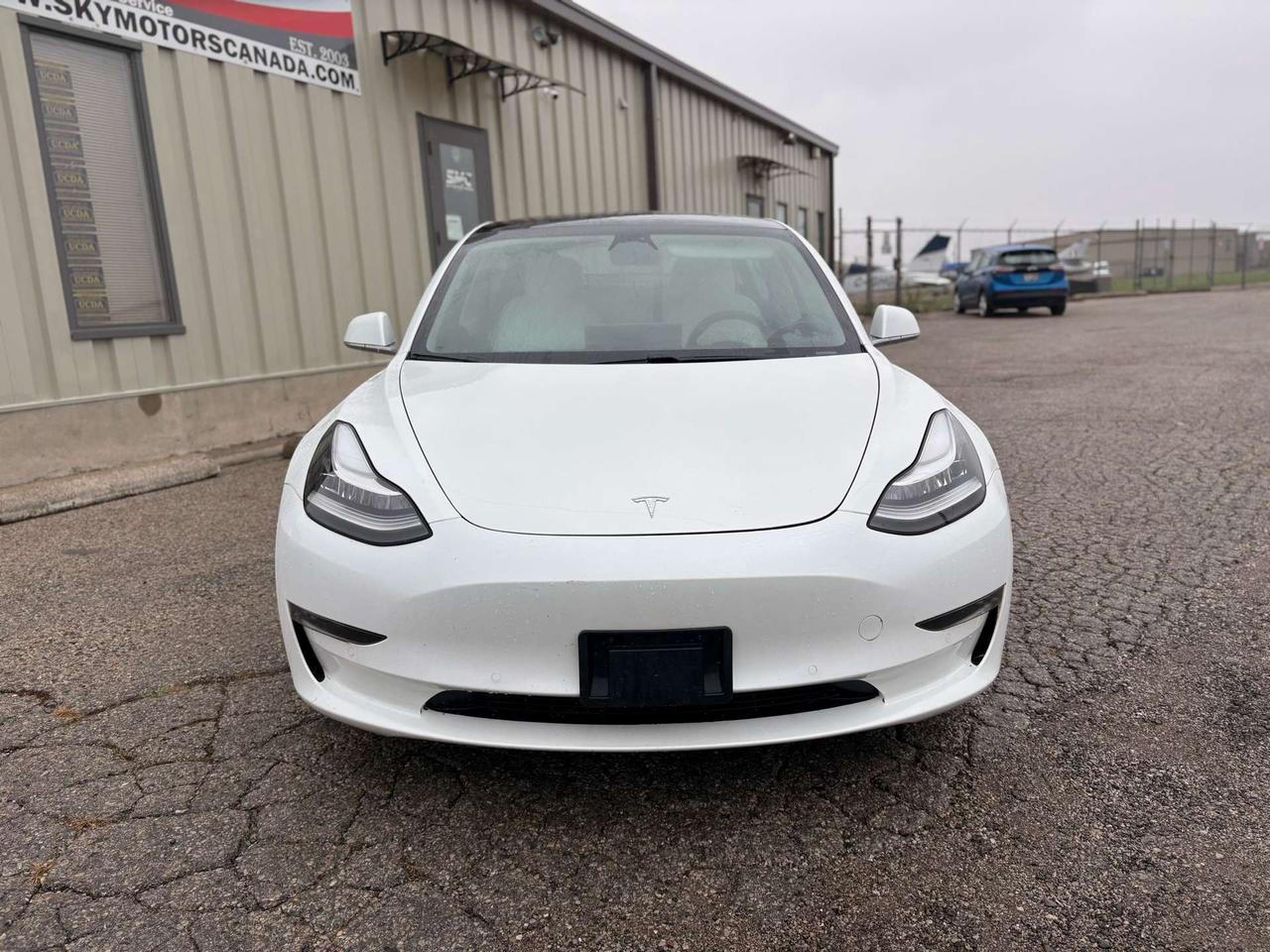 2020 Tesla Model 3 Performance, AWD, White on White, Photo5