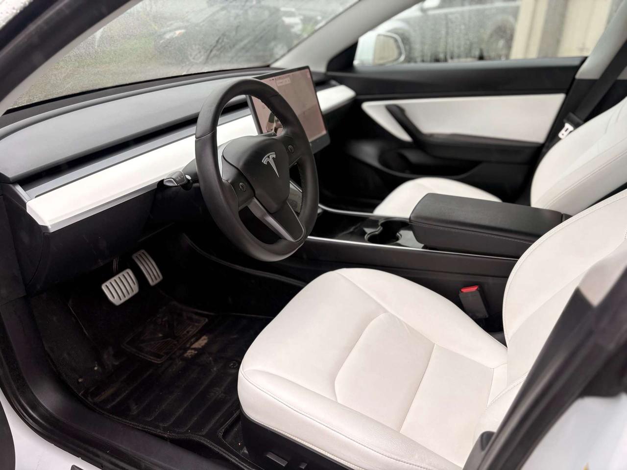 2020 Tesla Model 3 Performance, AWD, White on White, Photo