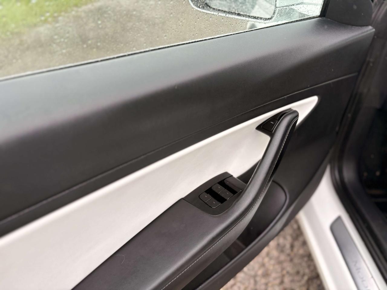 2020 Tesla Model 3 Performance, AWD, White on White, Photo
