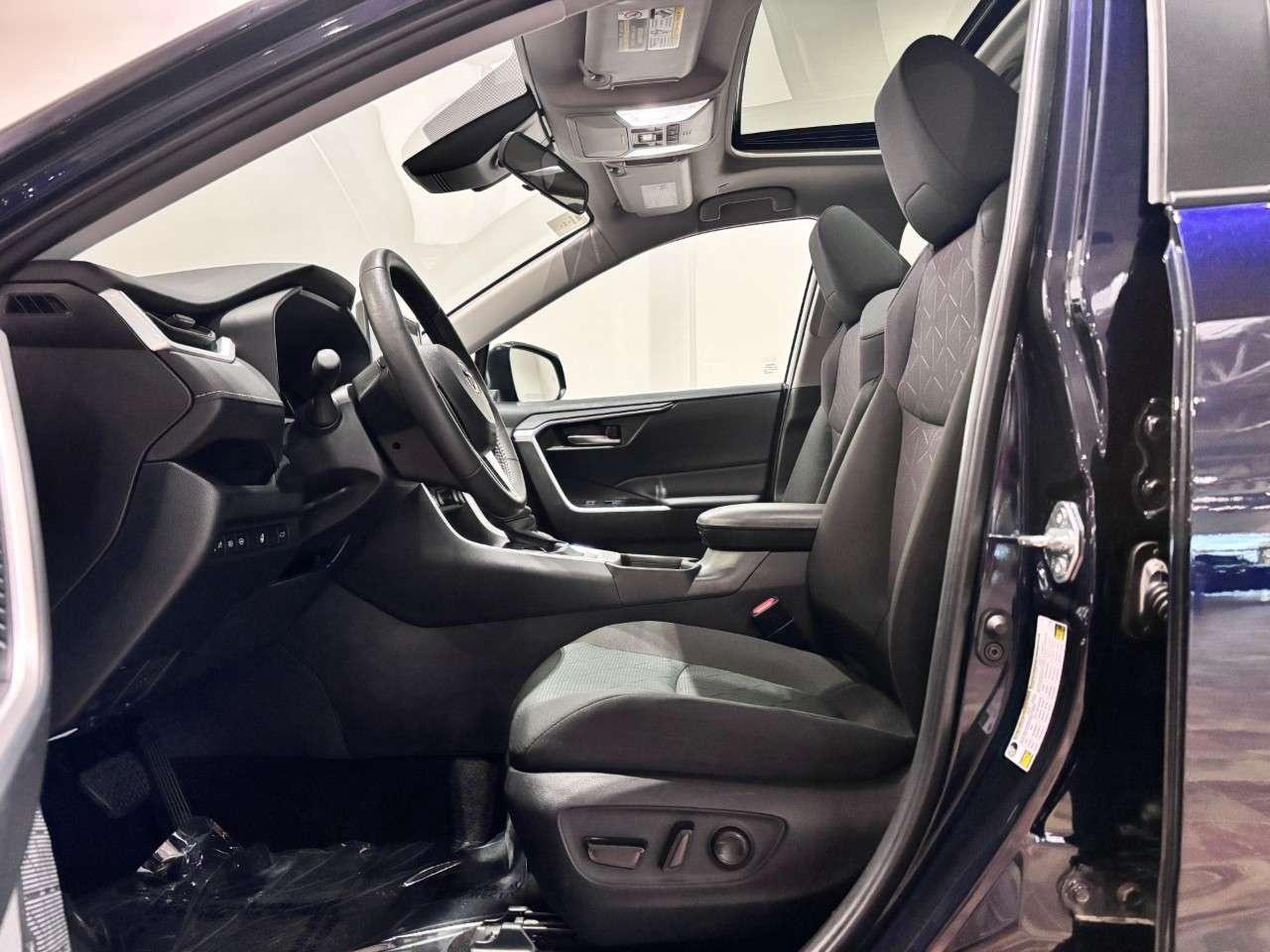 2025 Toyota RAV4 XLE AWD Photo