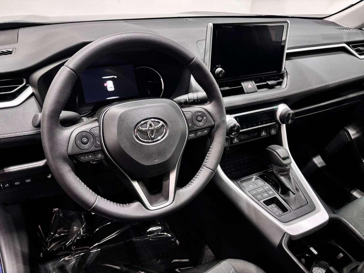 2025 Toyota RAV4 XLE AWD Photo