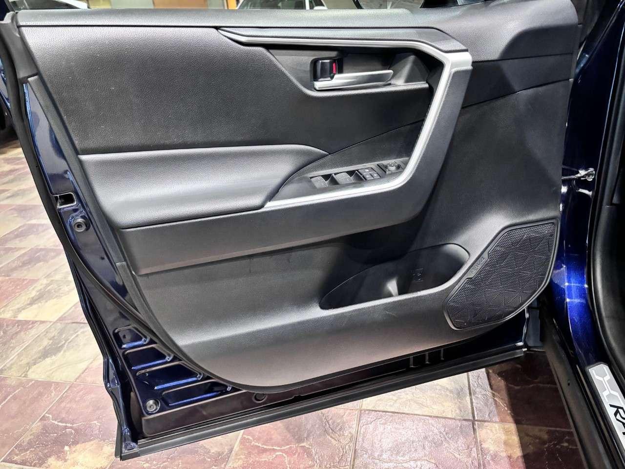 2025 Toyota RAV4 XLE AWD Photo