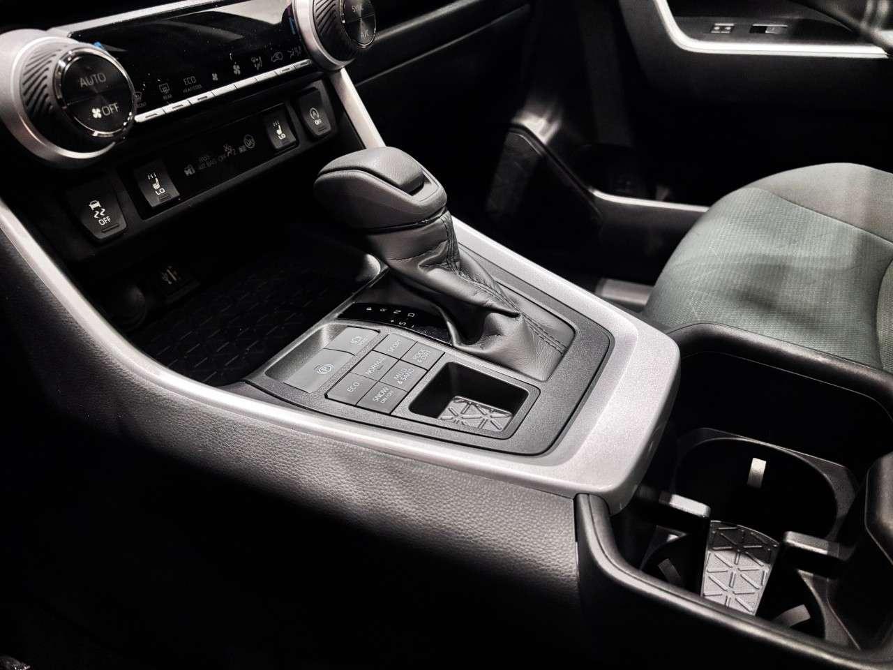 2025 Toyota RAV4 XLE AWD Photo