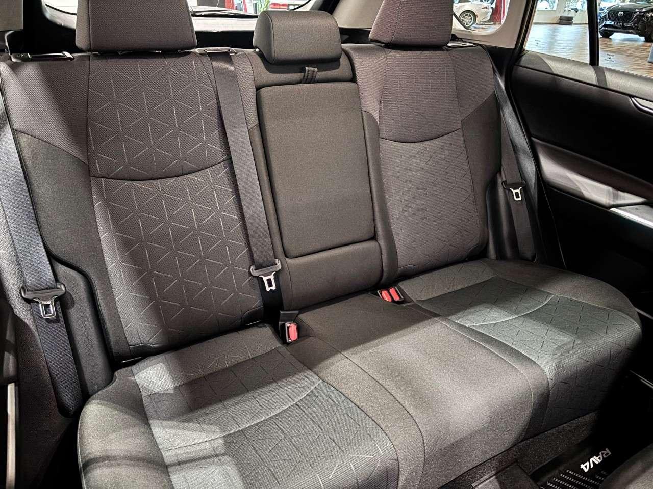 2025 Toyota RAV4 XLE AWD Photo