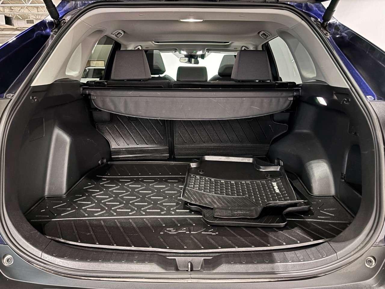 2025 Toyota RAV4 XLE AWD Photo