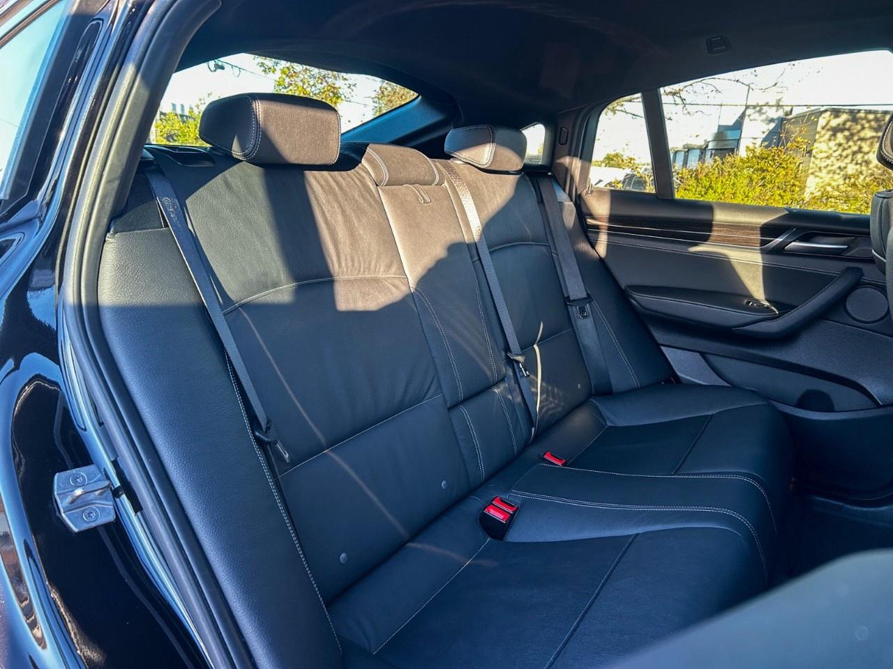 2018 BMW X4 28i xDrive / M Package / Full Options Photo