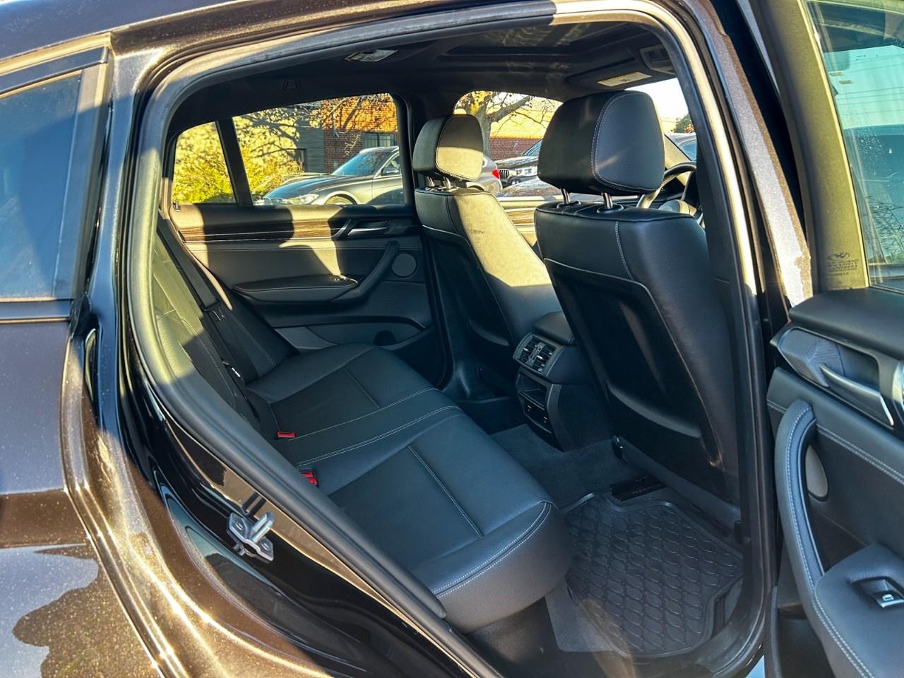 2018 BMW X4 28i xDrive / M Package / Full Options Photo