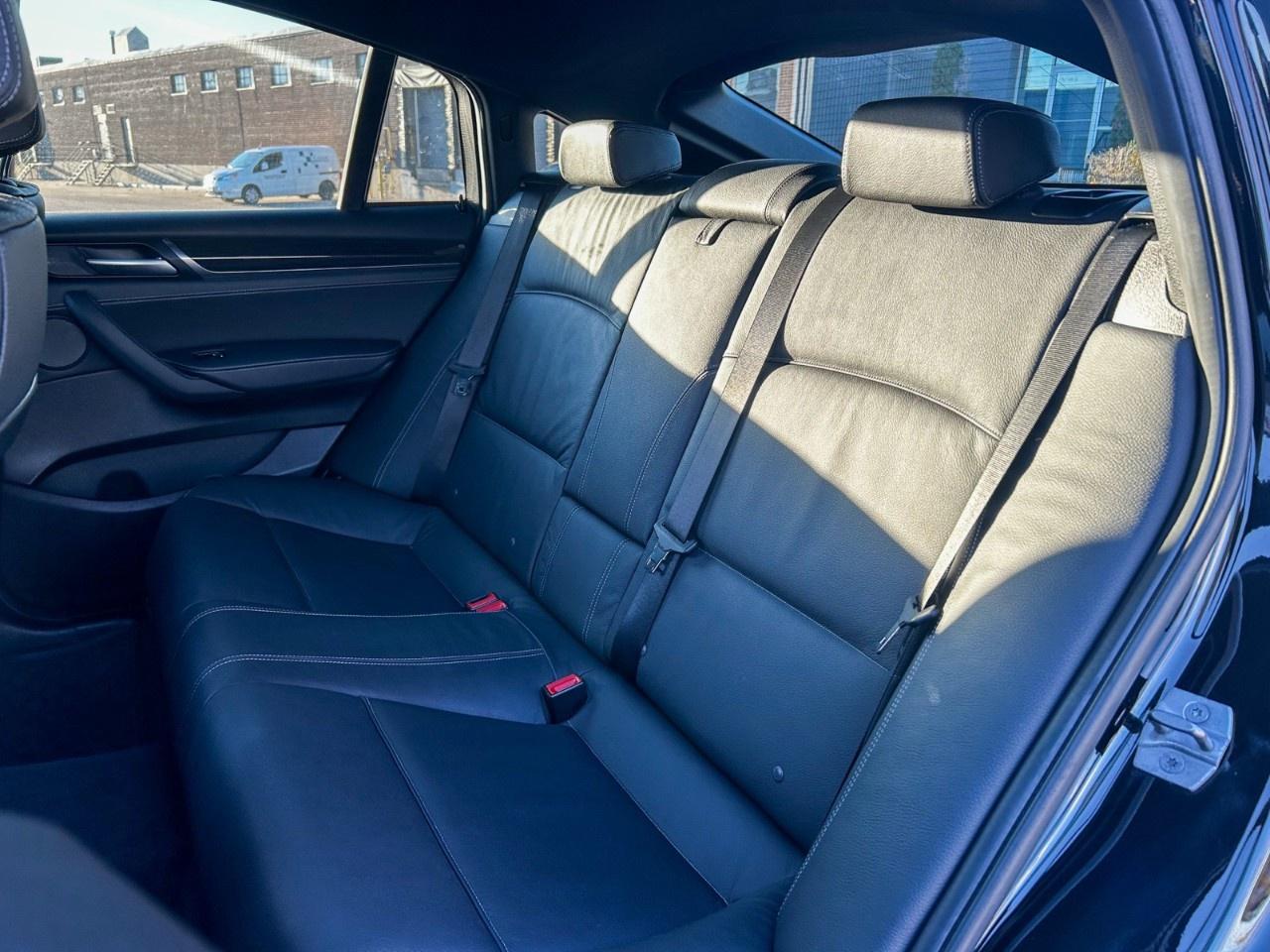 2018 BMW X4 28i xDrive / M Package / Full Options Photo