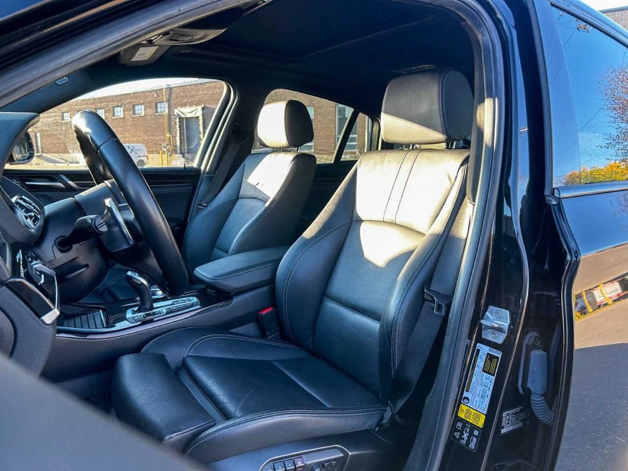 2018 BMW X4 28i xDrive / M Package / Full Options Photo