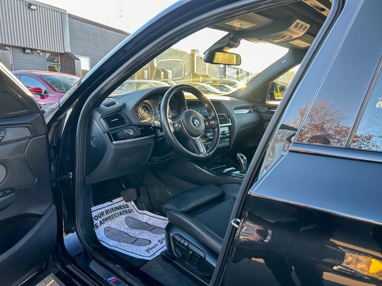 2018 BMW X4 28i xDrive / M Package / Full Options Photo