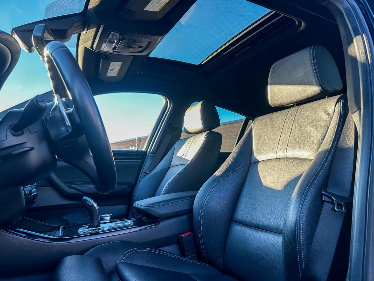 2018 BMW X4 28i xDrive / M Package / Full Options Photo