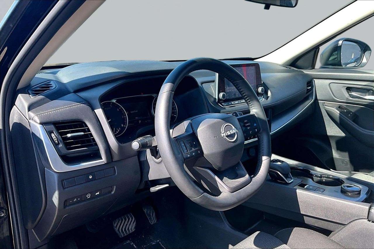 2025 Nissan Rogue SV Moonroof / 90 DAYS NO PAYMENTS Photo
