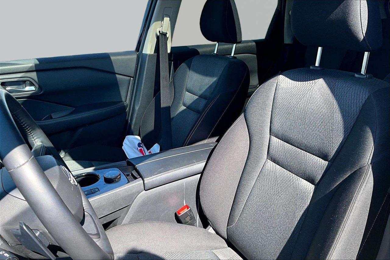 2025 Nissan Rogue SV Moonroof / 90 DAYS NO PAYMENTS Photo