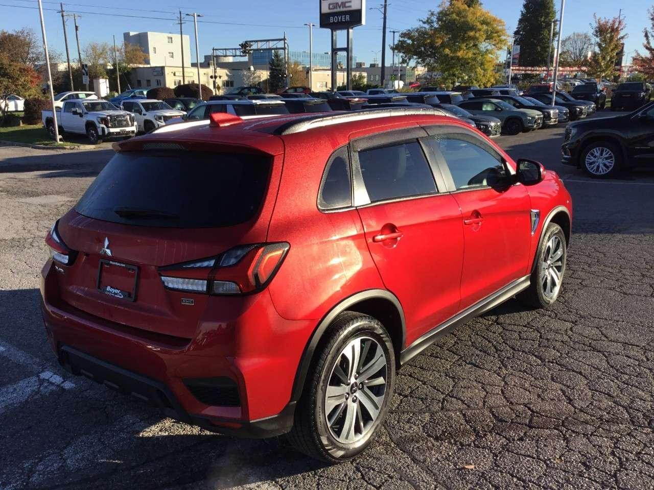 2024 Mitsubishi RVR SEL Photo