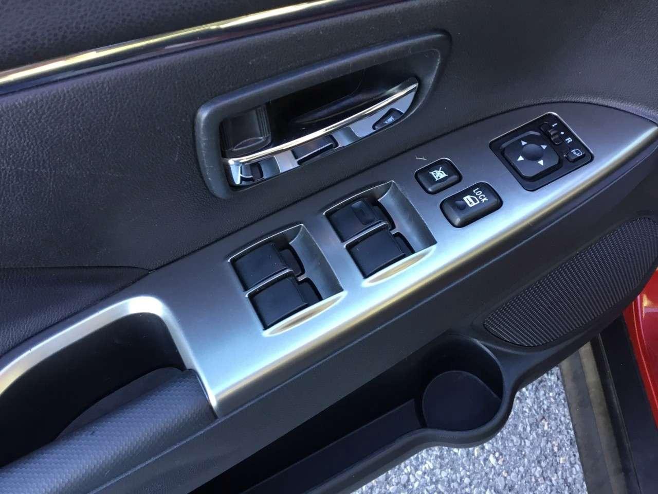 2024 Mitsubishi RVR SEL Photo